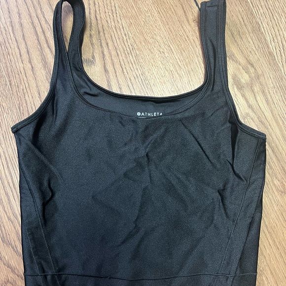 Athleta crop top, gym top, sport bra - Picture 2 of 3